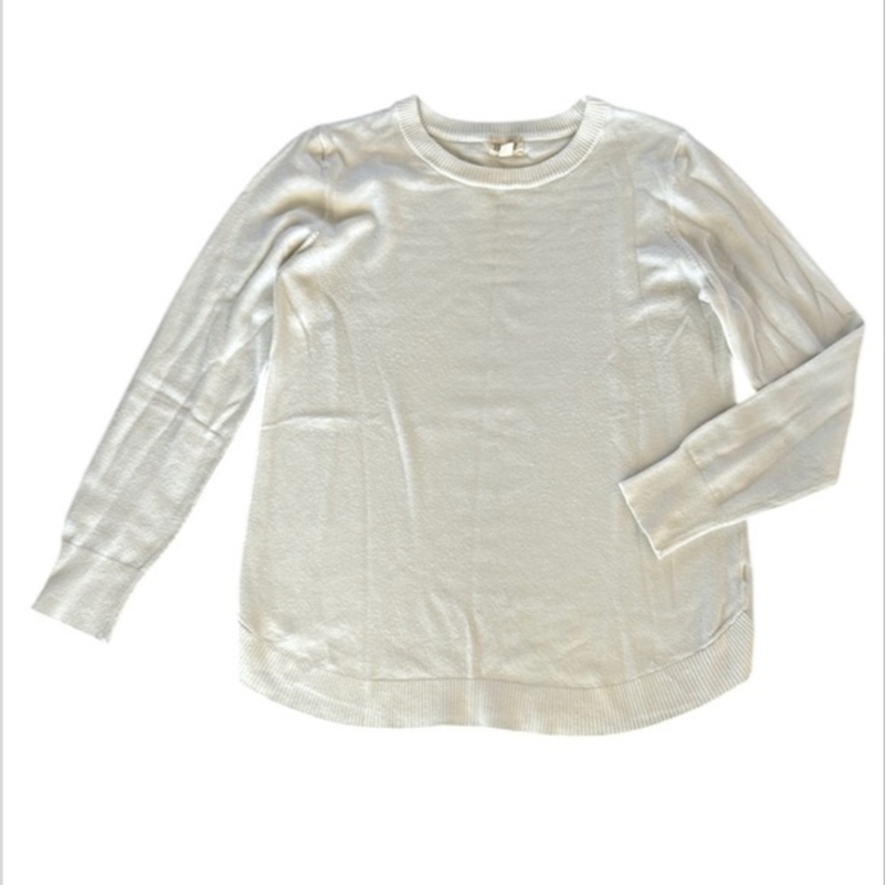 Greige size medium white knit long sleeve fuzzy top